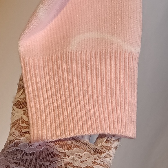 Madden Girl Pink 🩷 & White 🎀 Sweater - Picture 6 of 12